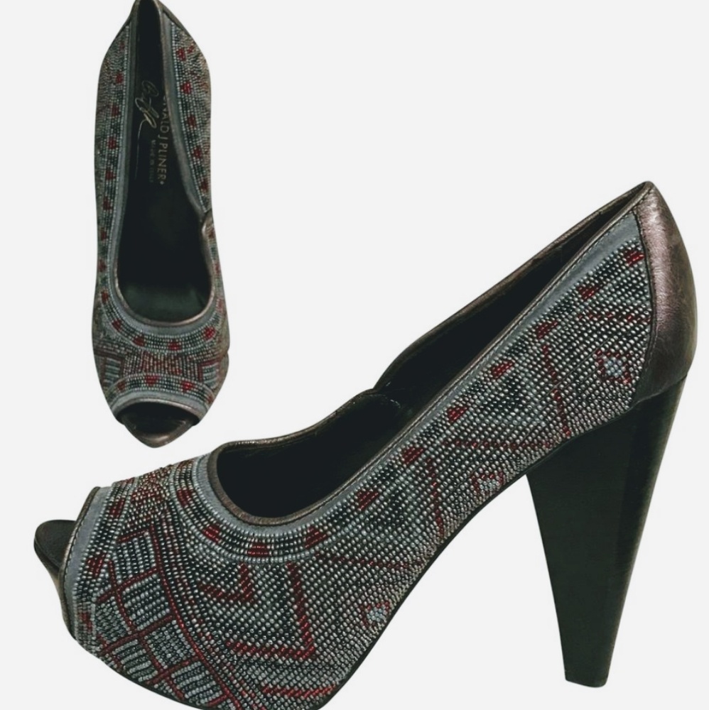 Donald J Pliner • Size 7 Beaded Heels
